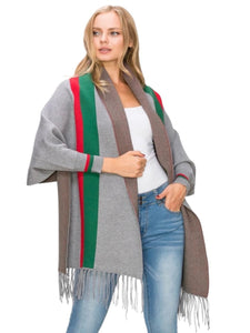 Ladies gray poncho with sleeves for fall