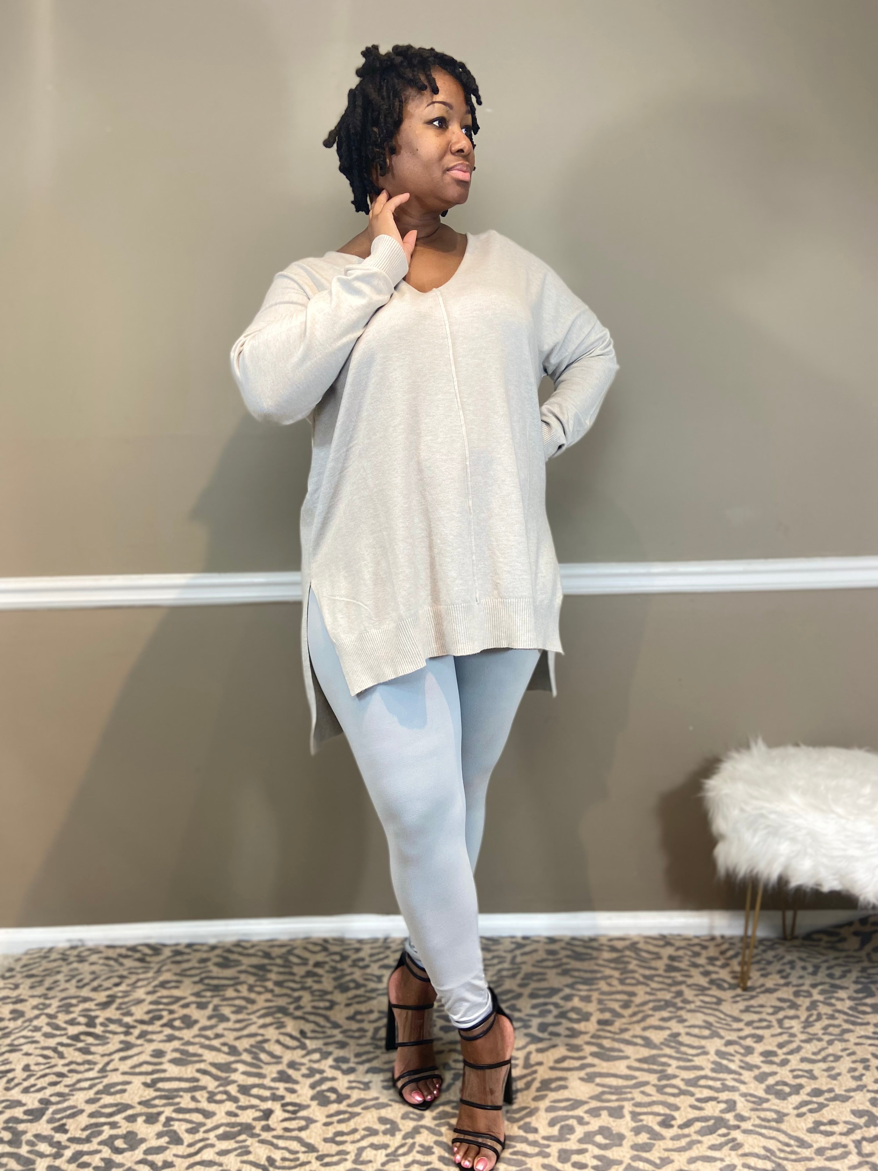 Plus size oversize sweater to wear with leggings